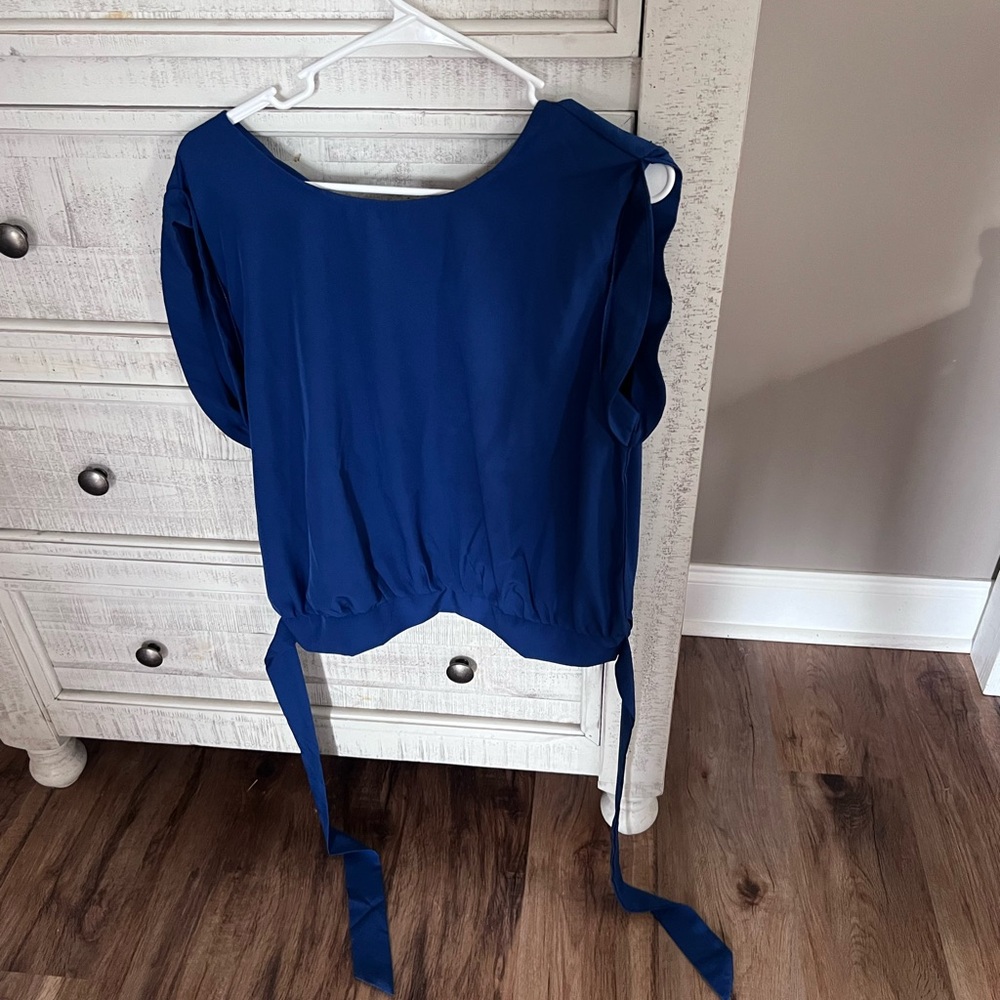 Emery rose tie top